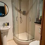 Modern Ensuite Double Bedroom *