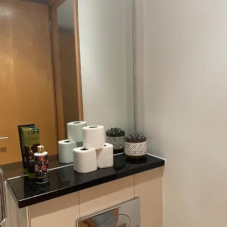Modern Ensuite Double Bedroom منزل للإقامة