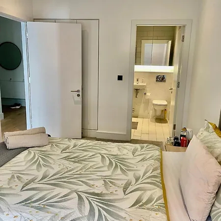 홈스테이 Modern Ensuite Double Bedroom *