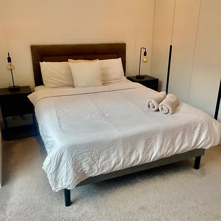 홈스테이 Modern Ensuite Double Bedroom