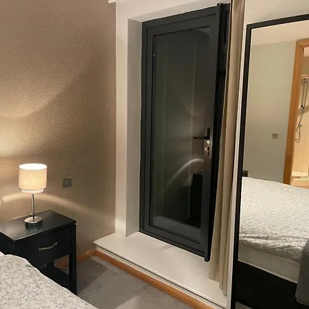 Проживание в семье Modern Ensuite Double Bedroom