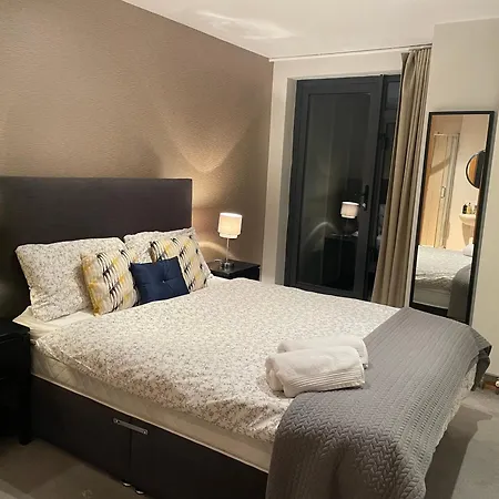 Modern Ensuite Double Bedroom * ダブリン
