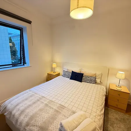 Modern Spacious 1 Bed