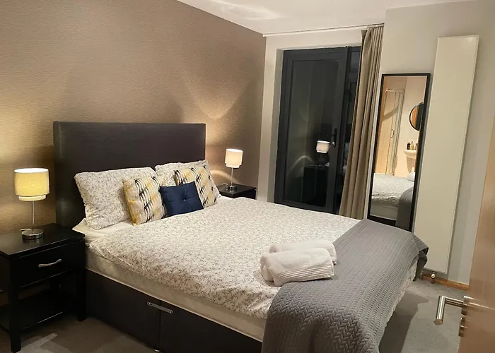 Modern Ensuite Double Bedroom * Dublino